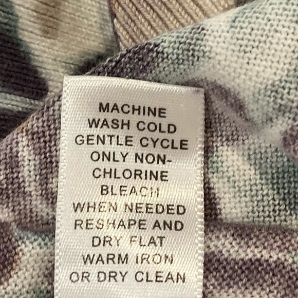 Banana republic floral cardigan, size medium - Picture 6 of 7